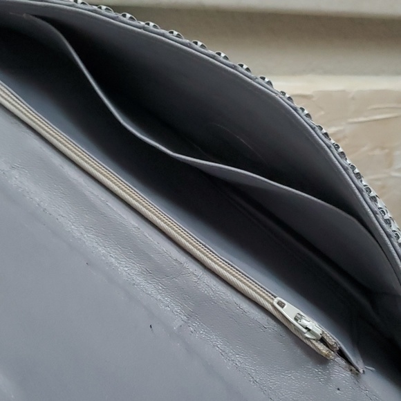 VINTAGE La Regale White & Gold Chainmail Metal Mesh Purse - Picture 10 of 13